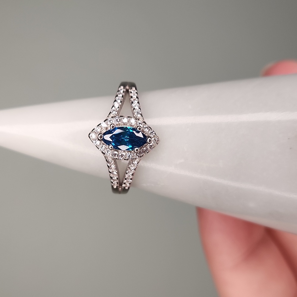 NWT Ryze Sapphire Blue Cubic Zirconia .925 Sterling Silver Ring - Size 8.75 - Picture 9 of 9